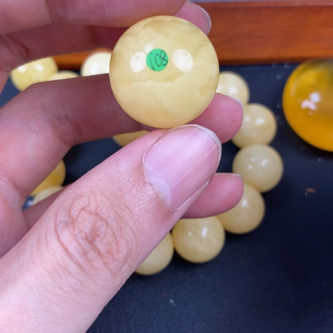 琥珀未镶嵌裸石34