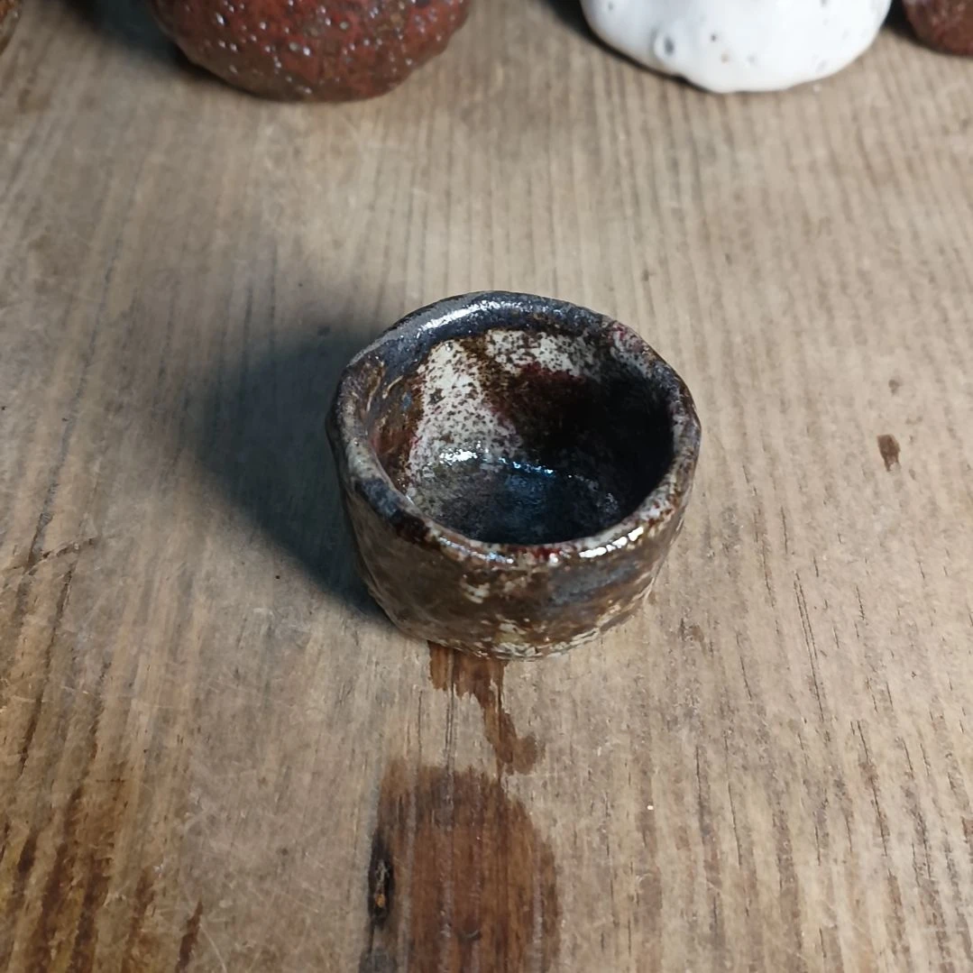 手捏志野柴烧主人杯