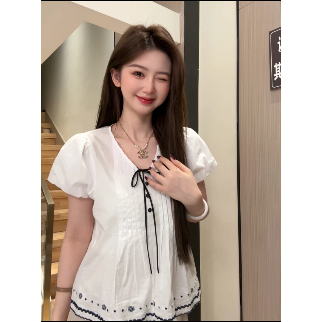 夏季新款韩版宽松v领压褶系带设计通勤休闲减龄显瘦百搭刺绣上衣