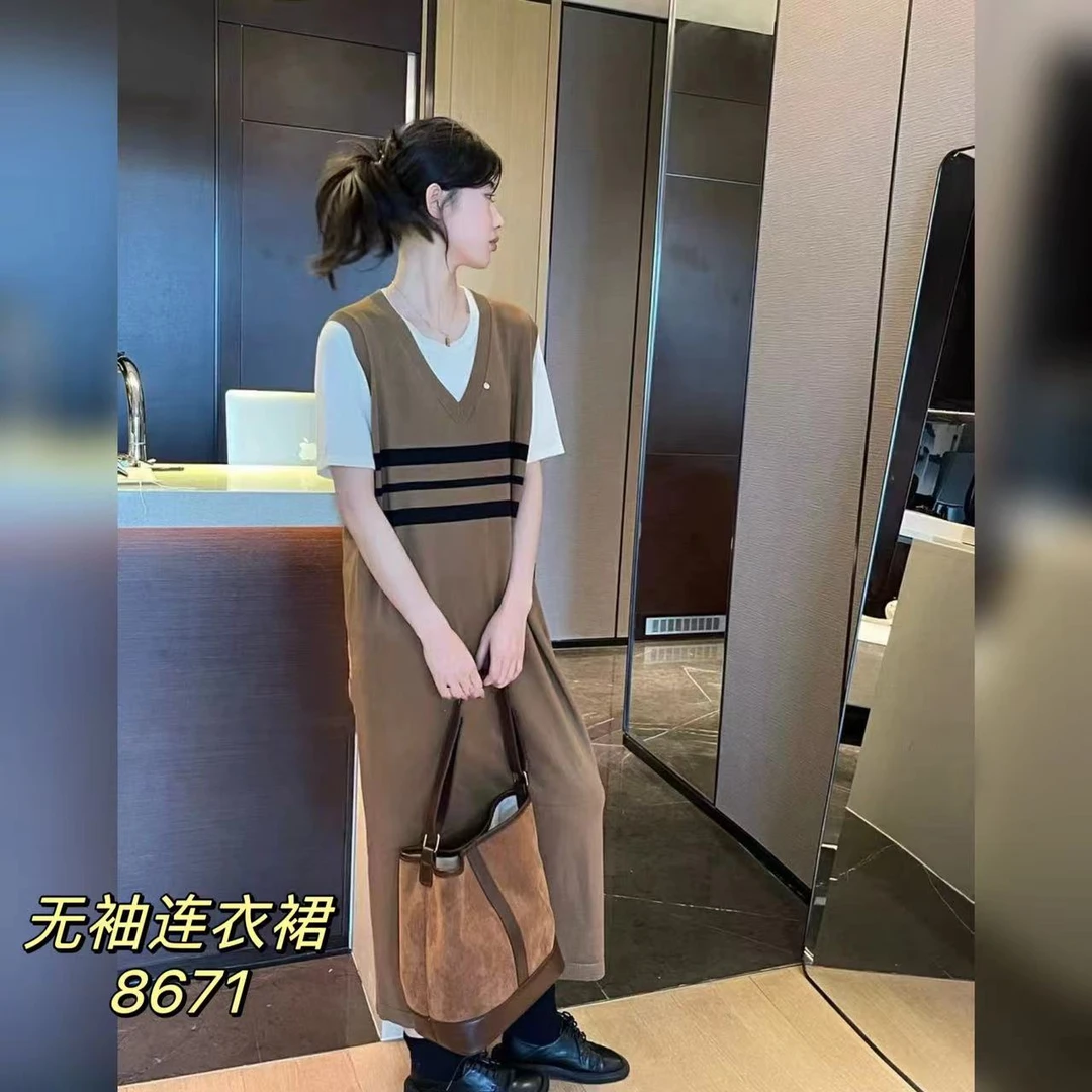 8671（部分无水洗唛，介意慎拍）WANGDAN新款针织无袖连衣裙