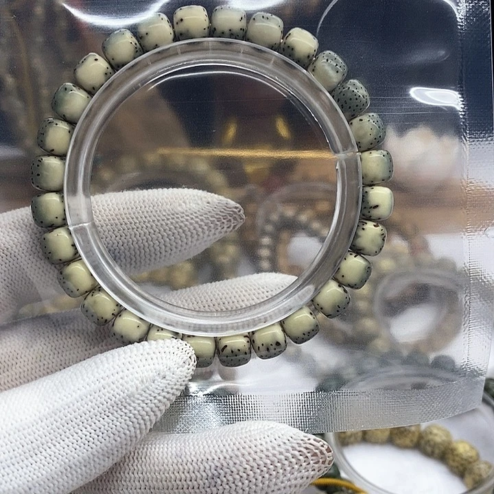 星月菩提手串绿背河豚