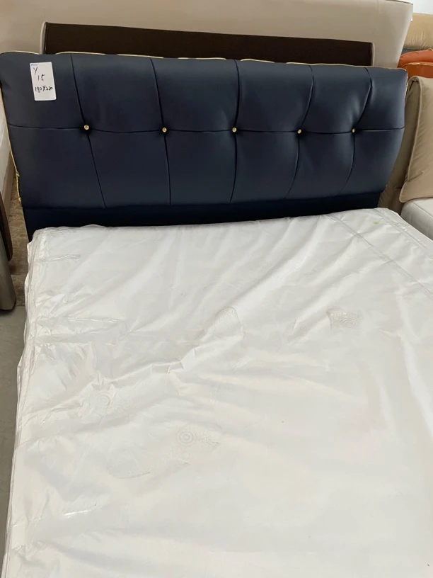 多功能框架结构床意式主卧皮艺床