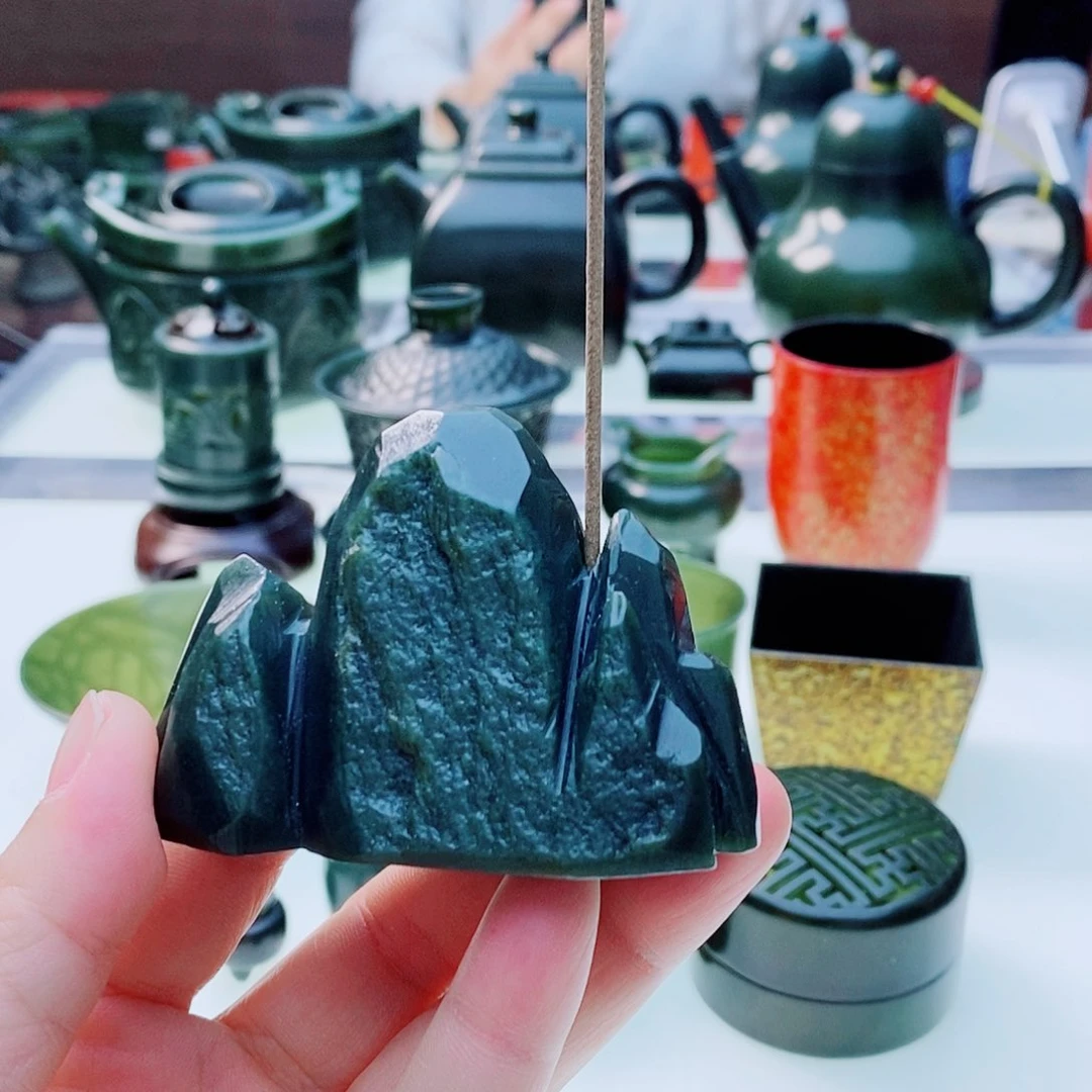 未镶嵌和田玉摆件