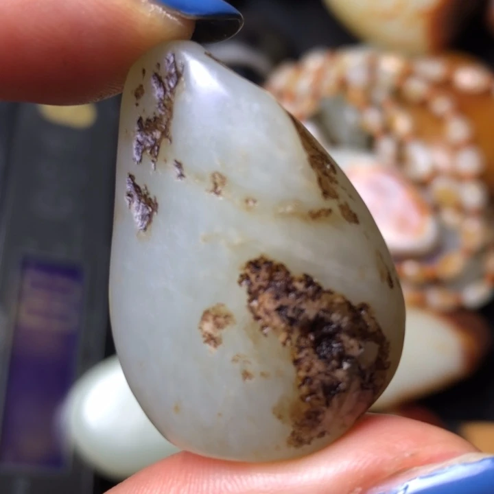 和田玉未镶嵌珠宝奇石