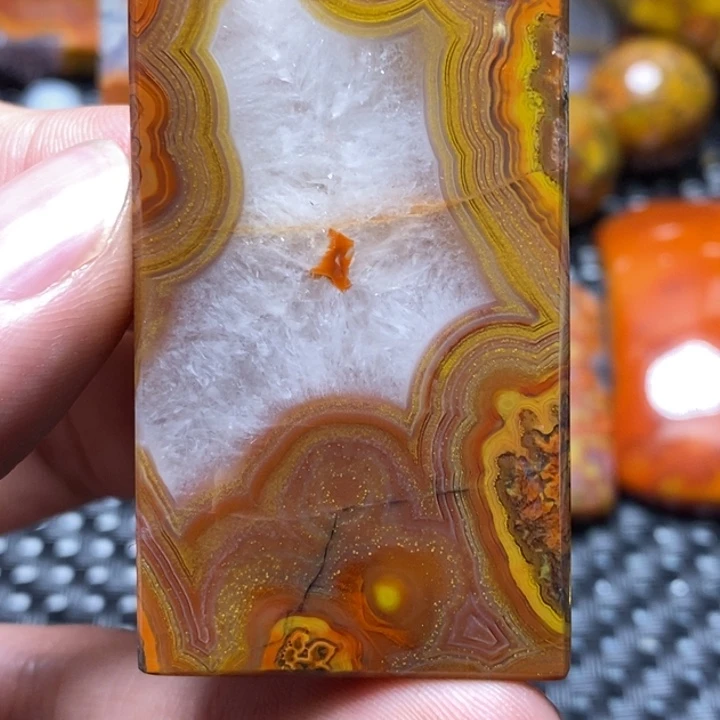 玛瑙/玉髓颈饰未镶嵌