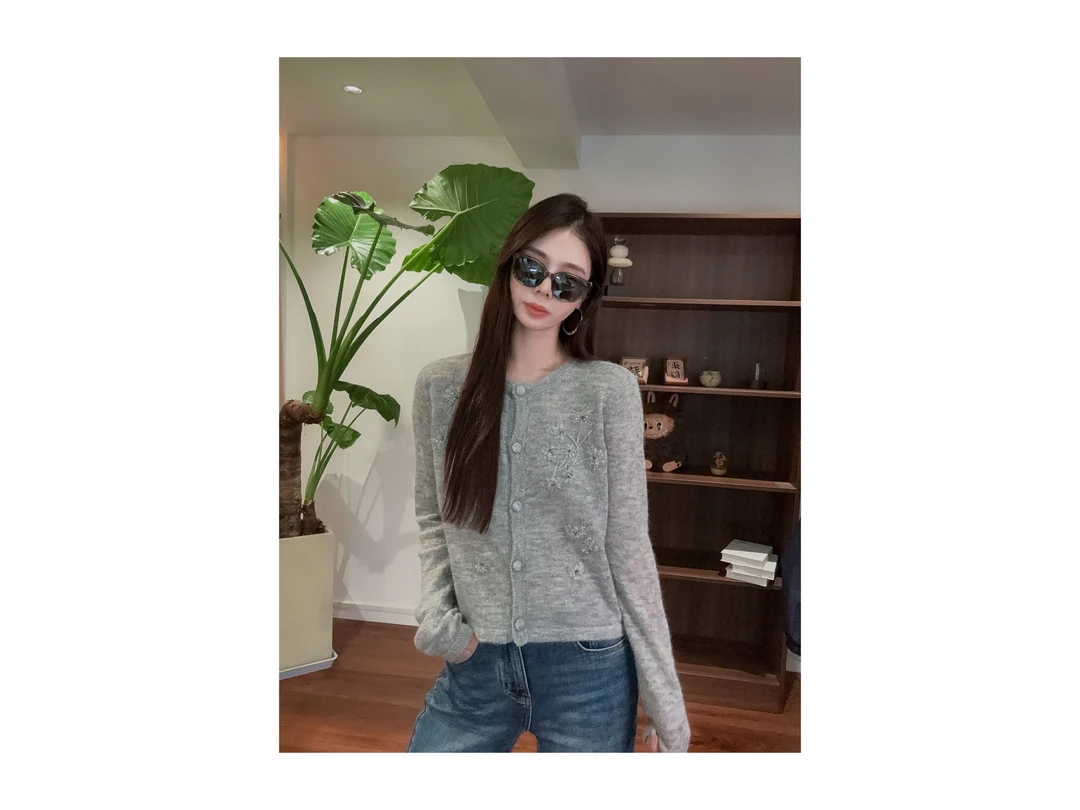 新款“贵妇手记”毛衣878#P02042新款千金玛德琳时髦上衣