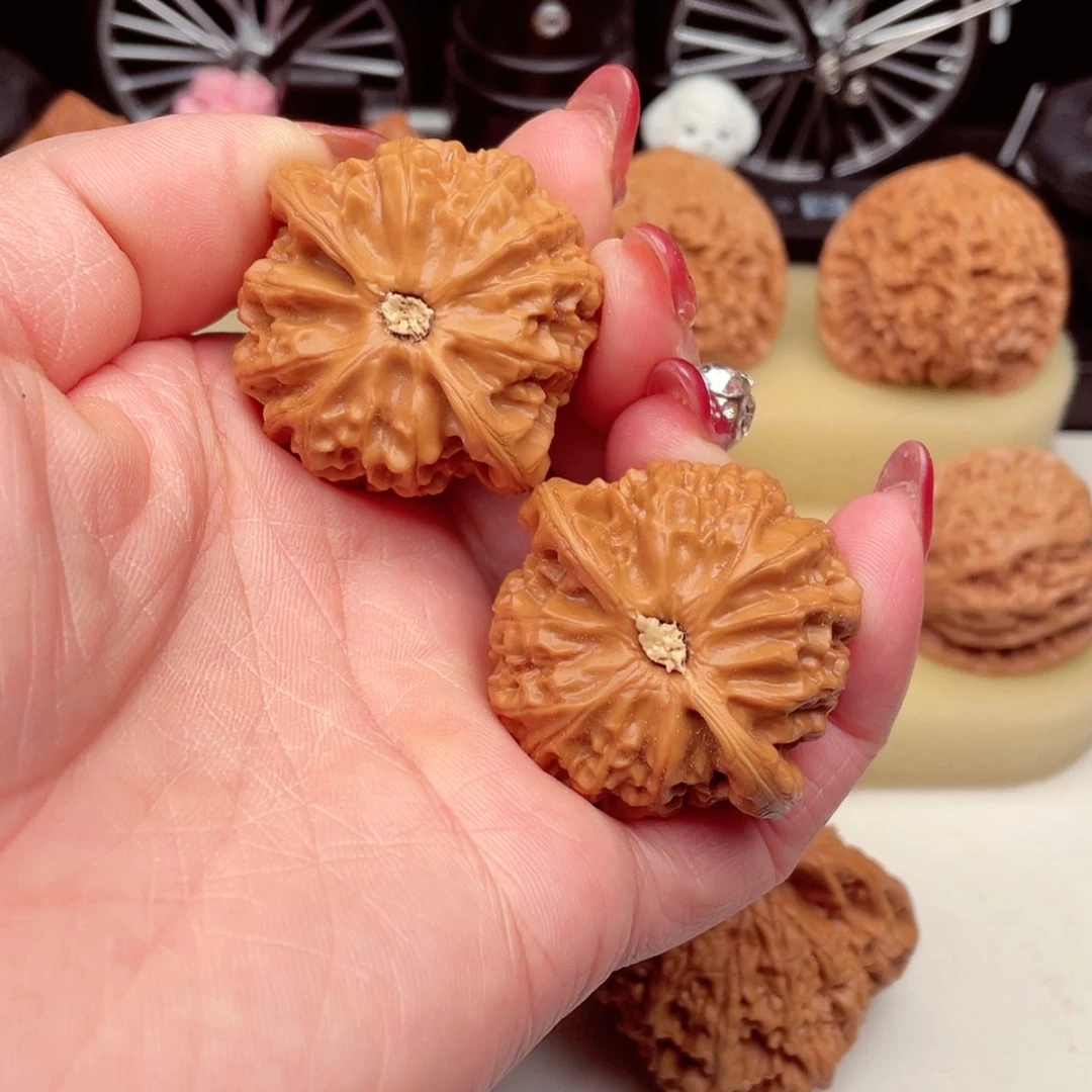 【闪购商品】吊坠桃核宫灯40尺已打底18号