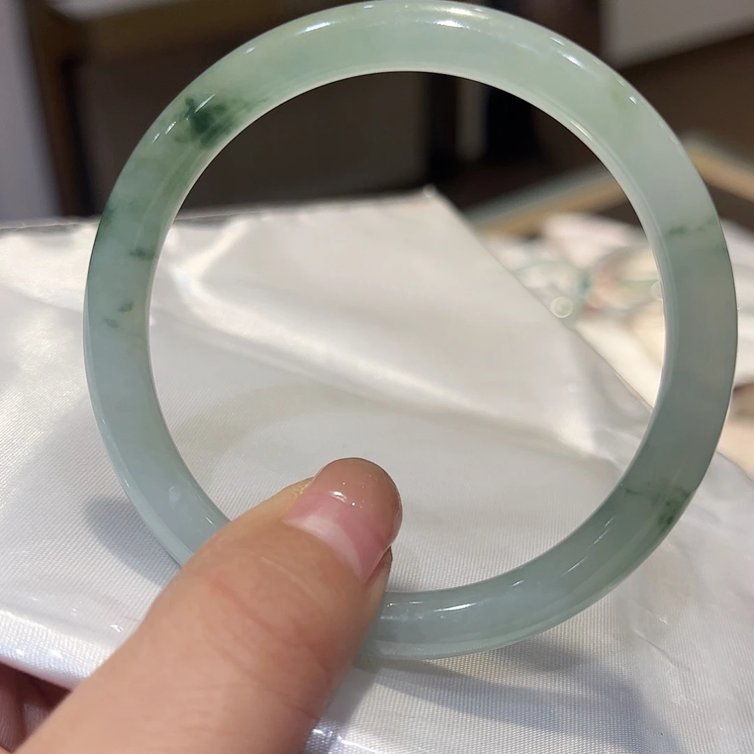 翡翠未镶嵌手镯55