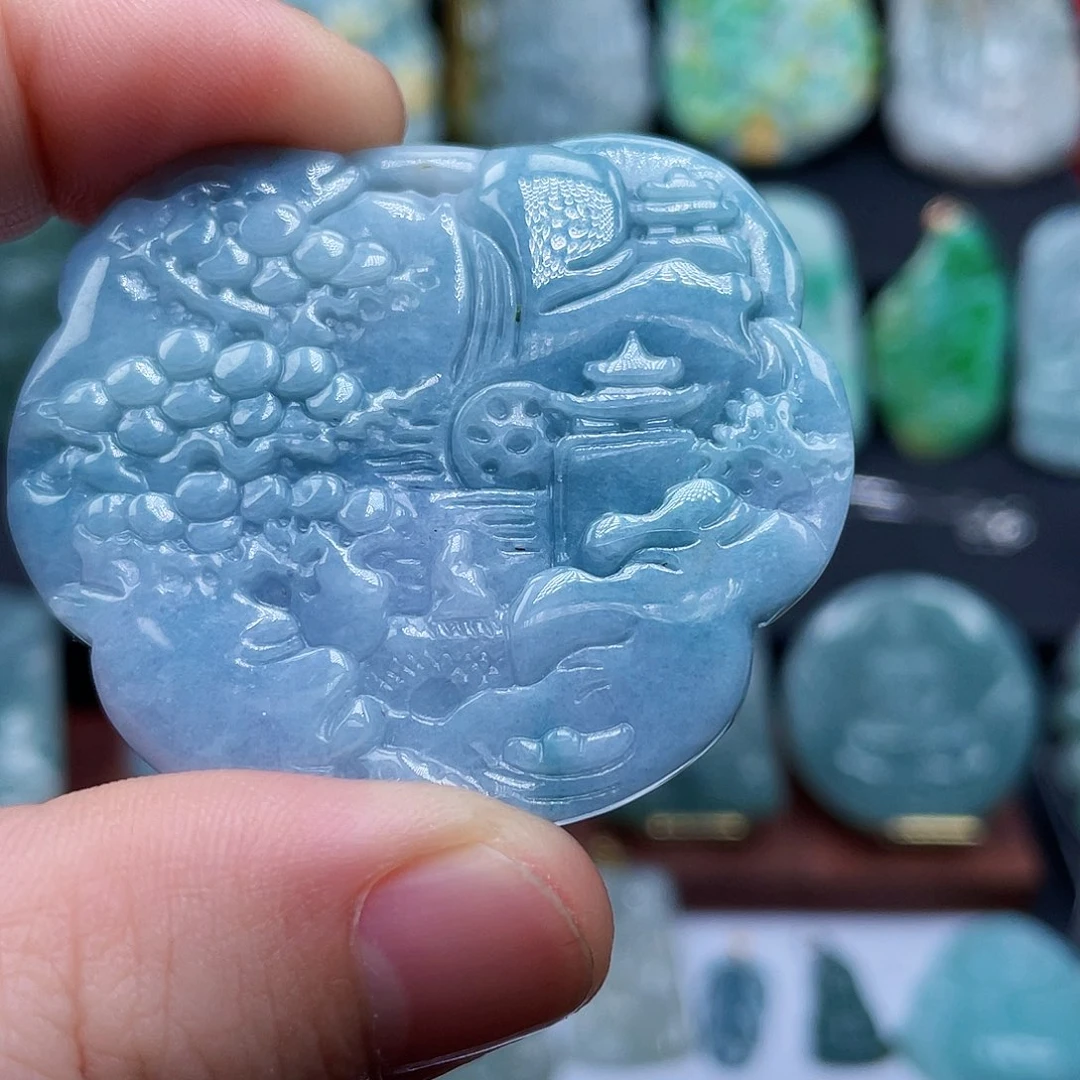 翡翠未镶嵌颈饰山水