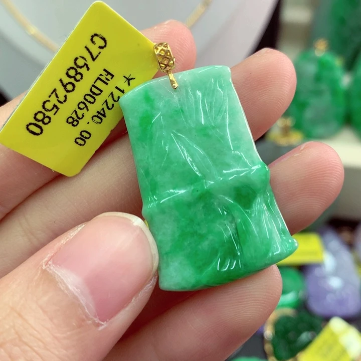 翡翠18K金镶嵌项链