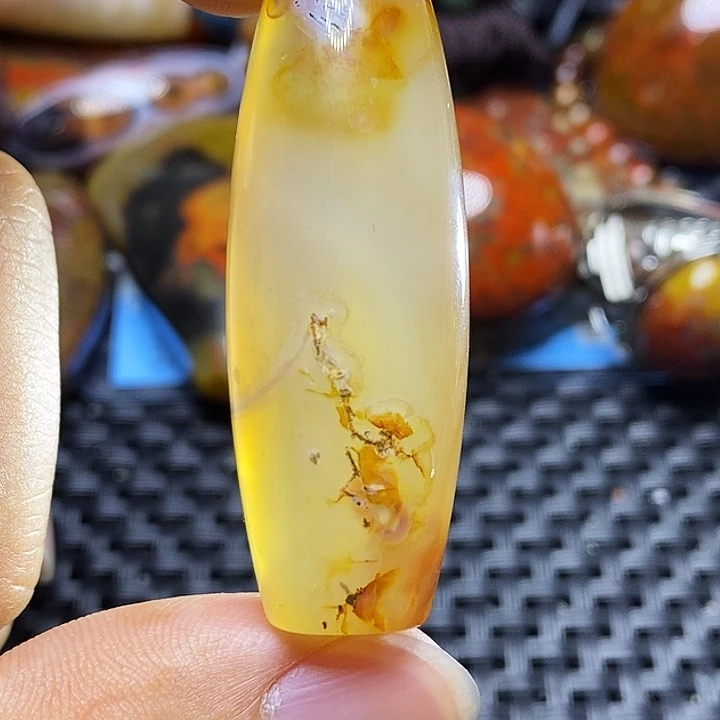 傲***。玛瑙/玉髓未镶嵌颈饰