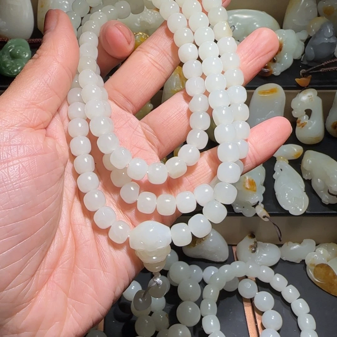 和田玉颈饰未镶嵌天**阔