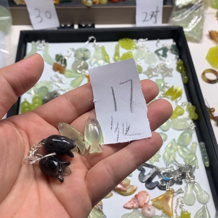 蛇纹石玉耳钉足银镀金镶嵌J****e