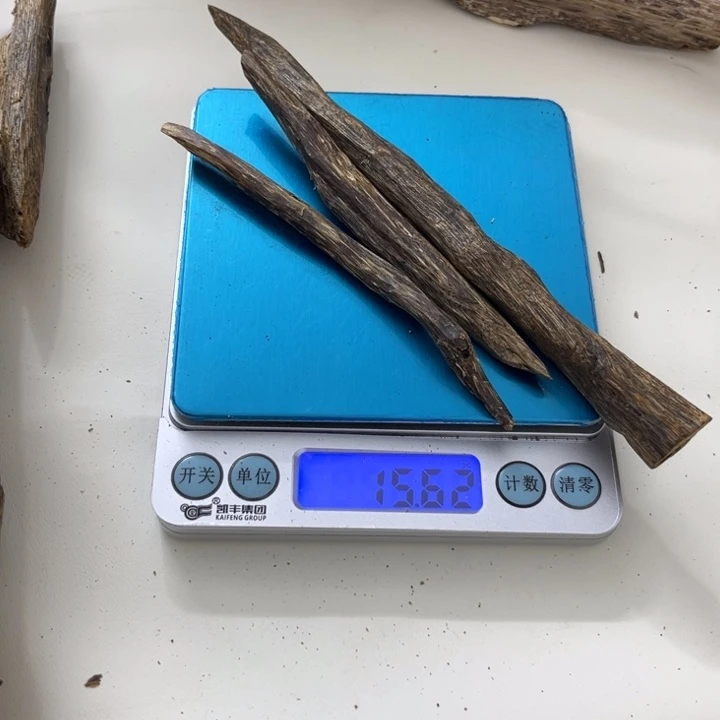 沉香沉香木制品其*棋楠虫漏块料15.6克