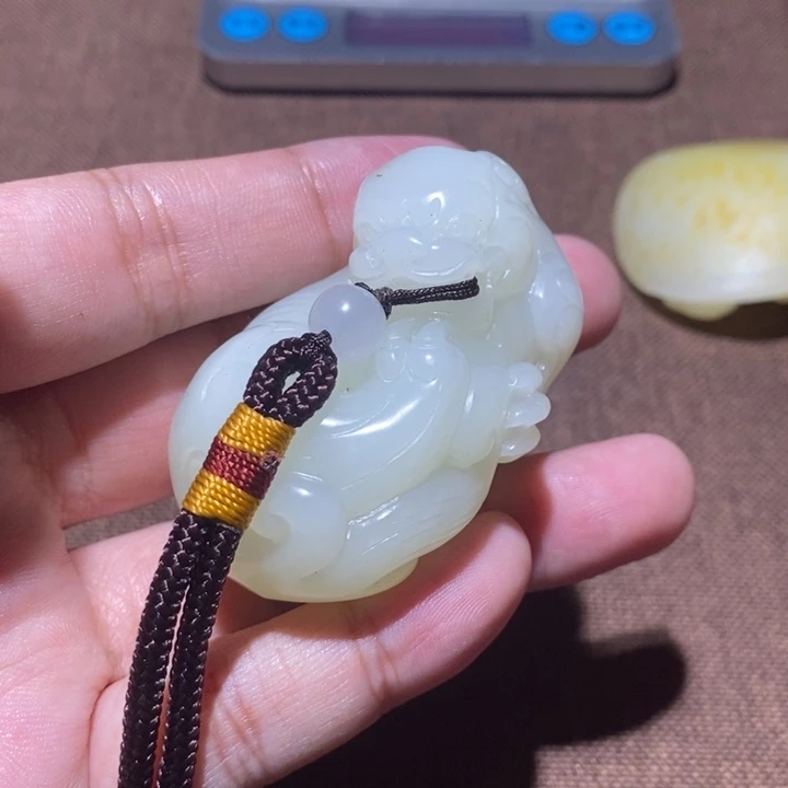 颈饰未镶嵌和田玉慎**言