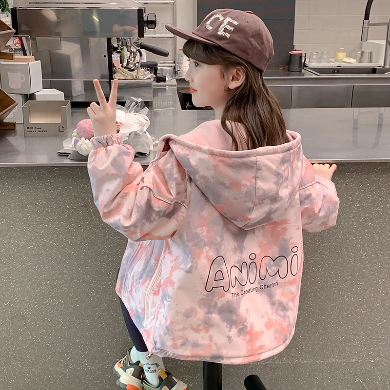 女童外套2025新款洋气春秋装女孩时髦洋气连帽儿童冲锋衣秋季潮