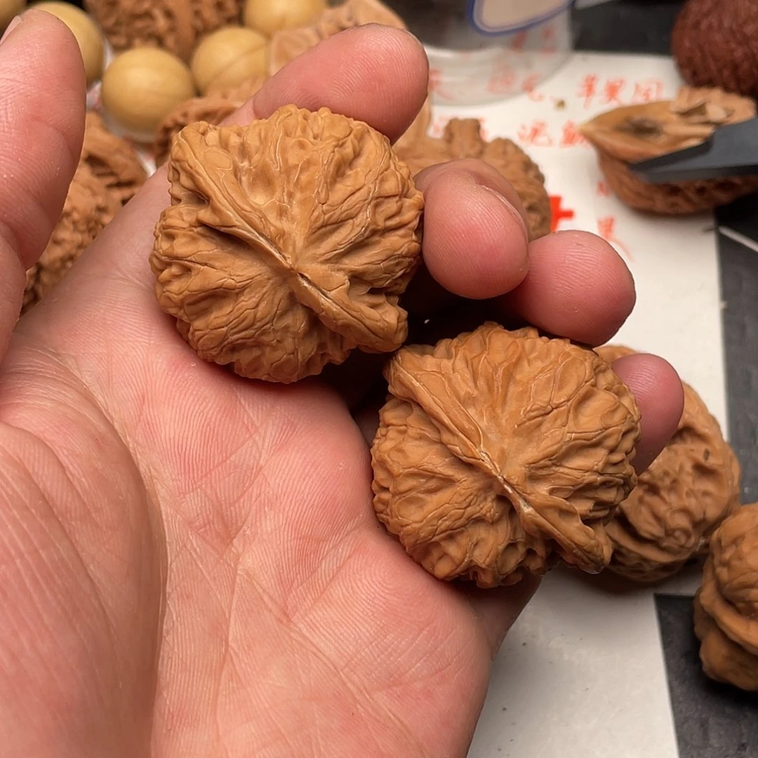 文玩核桃吊坠老*宫灯