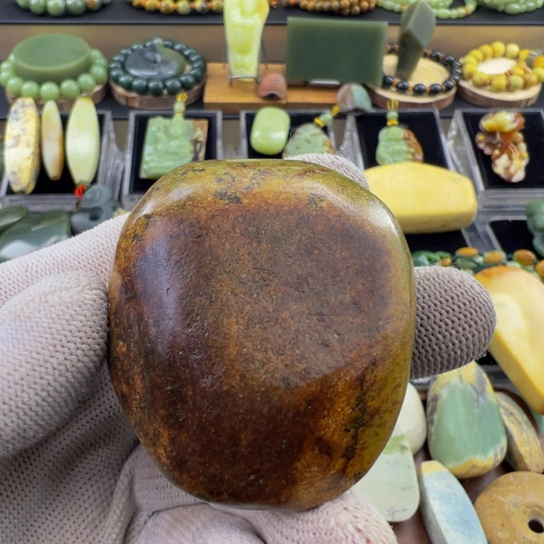 岫岩河磨玉（透闪石质玉）未镶嵌把件