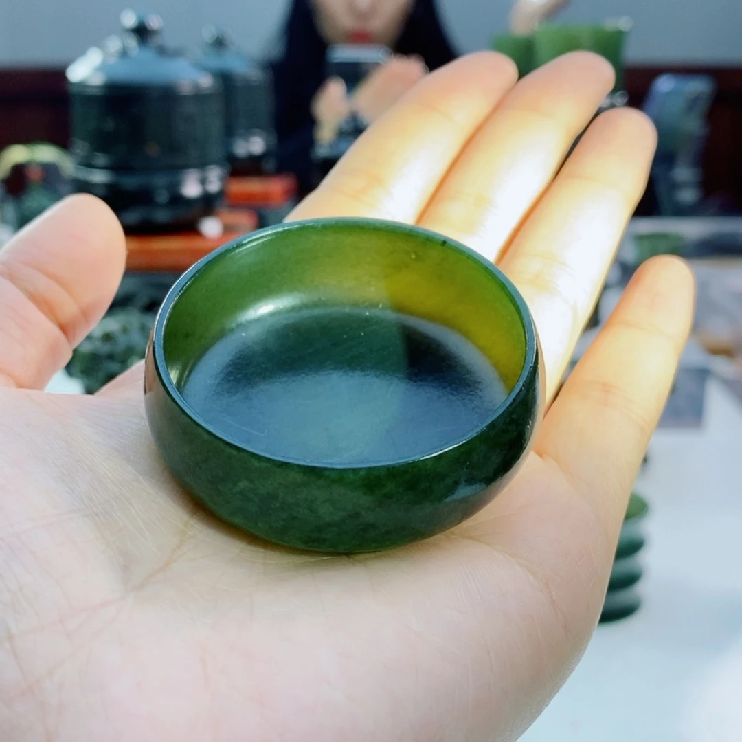 未镶嵌和田玉摆件