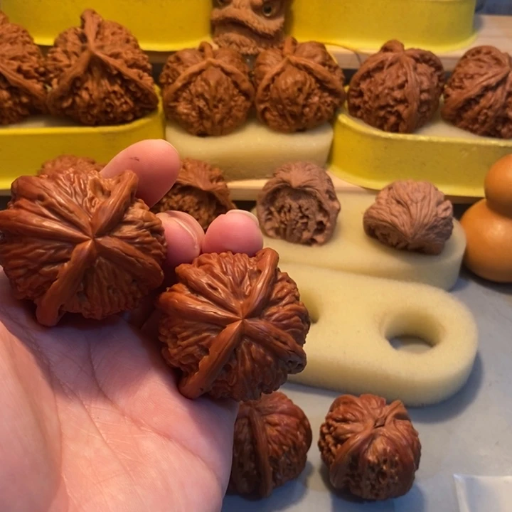 g***月吊坠文玩核桃nnjjnmmmm