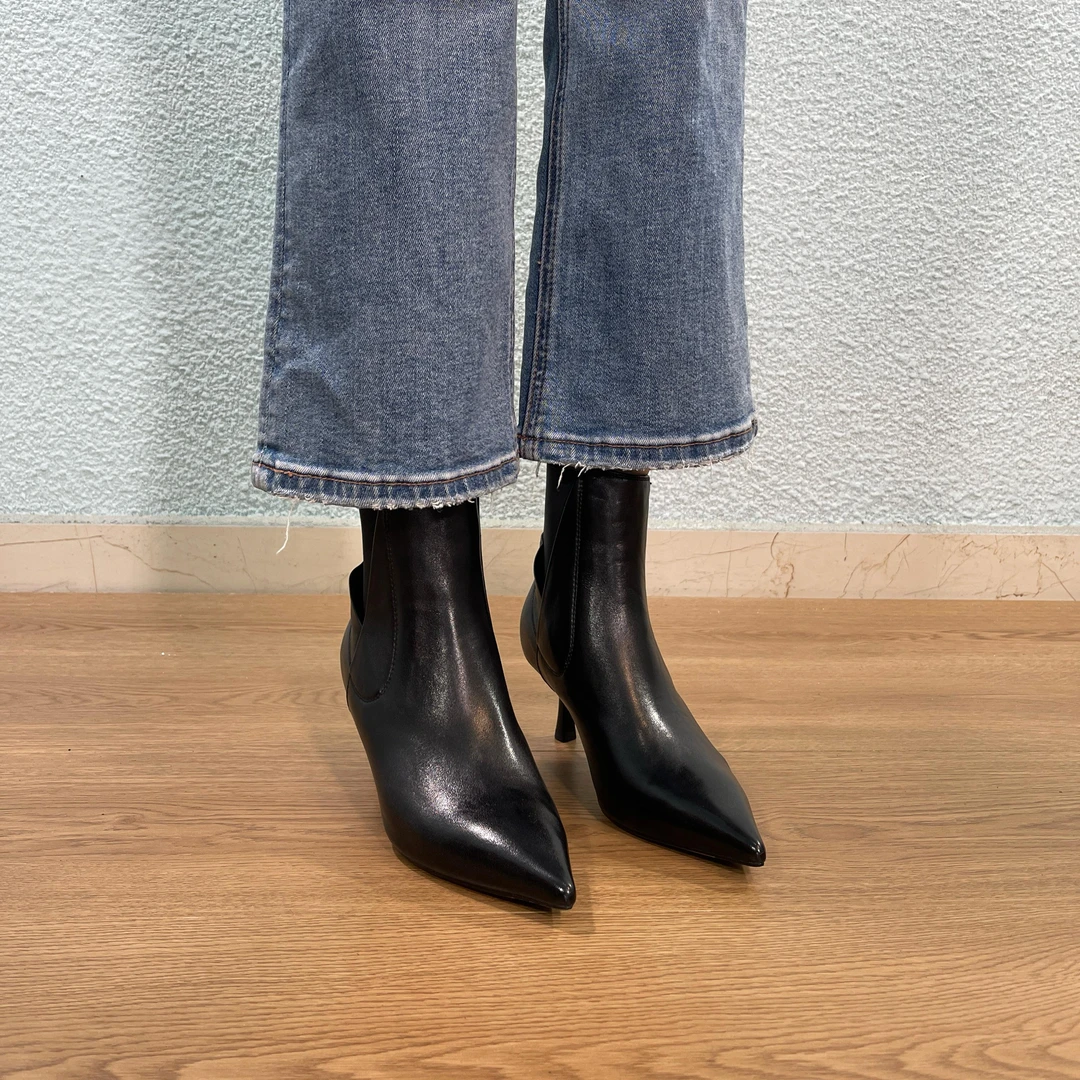 短筒靴女新款一脚蹬柔软舒适尖头细跟短靴气质时装靴四季短筒靴女