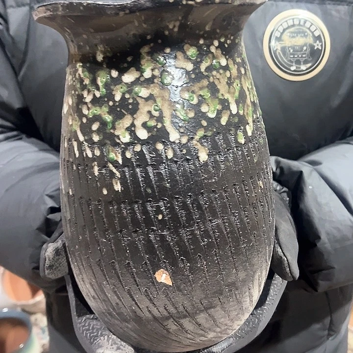 紫砂花盆瑕疵高23口15———