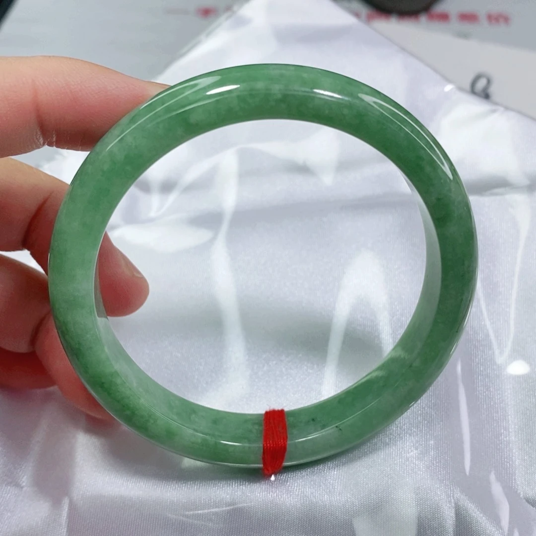 翡翠手镯未镶嵌58.5圈口