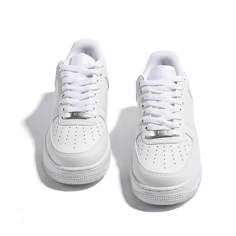 （莆田孔军）白色时尚百搭情侣夏季透气春季耐磨