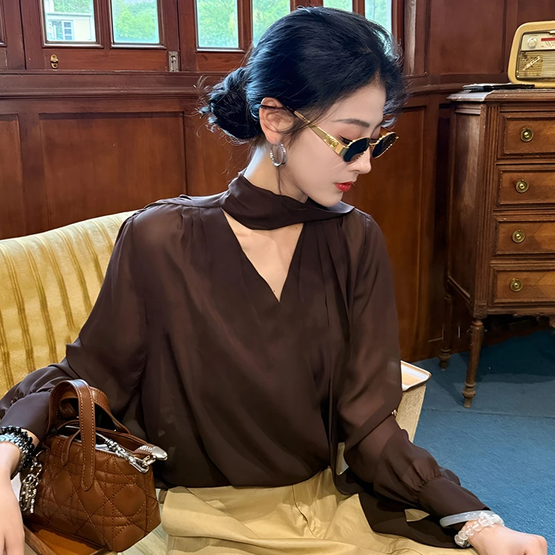 法式高级感飘带V领长袖衬衫女2025新款秋季宽松显瘦休闲独特上衣
