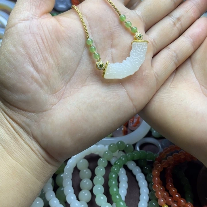 和田玉银S925镀金镶嵌颈饰