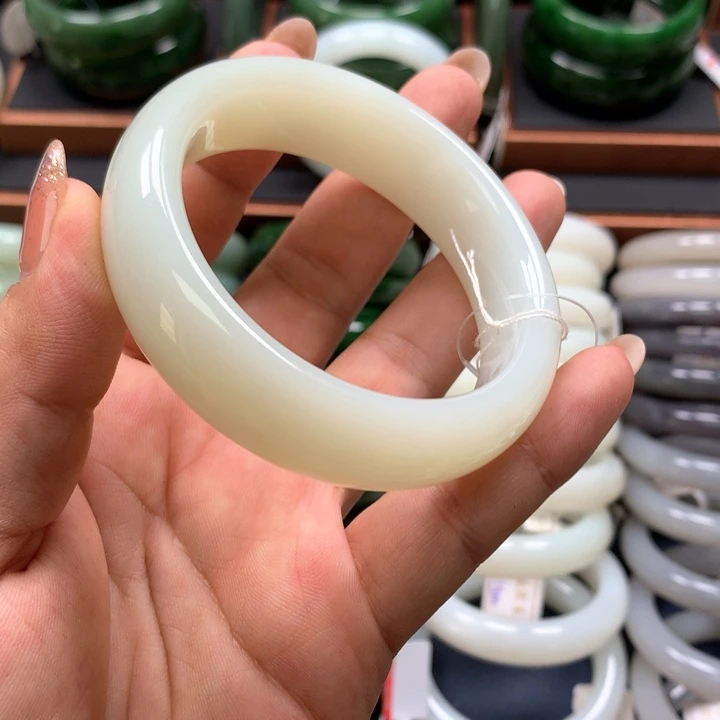 【闪购商品】未镶嵌手镯和田玉