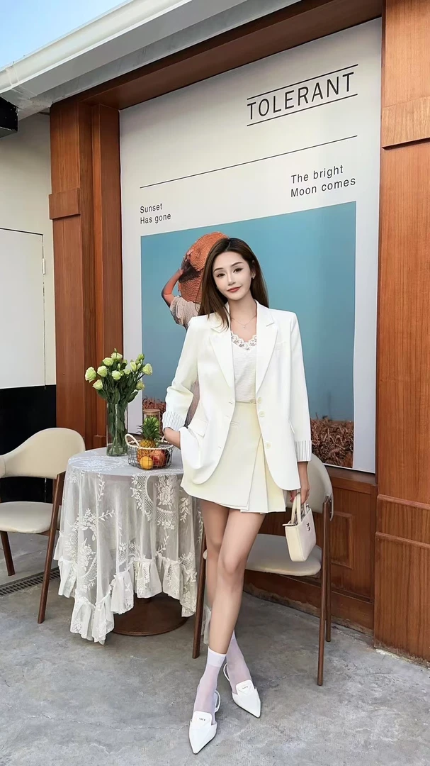 小众西装外套女后背开叉2025春秋新款设计感气质通勤西服