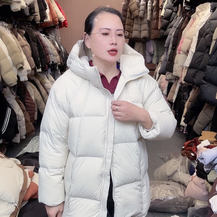 艾雨衣尚羽绒外套