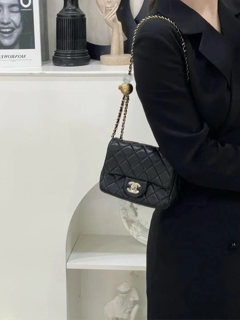 99新 Chanel/香奈儿 Chanel金球方胖子黑金羊包/优品