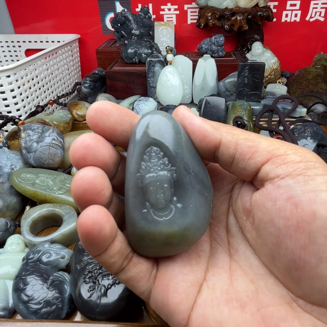 和田玉颈饰未镶嵌