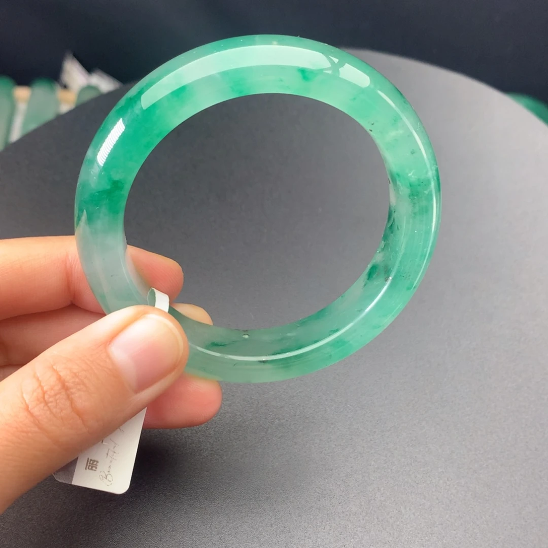 石英质玉（非洲翠）未镶嵌手镯