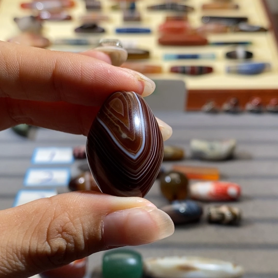 如****玛瑙/玉髓颈饰合金