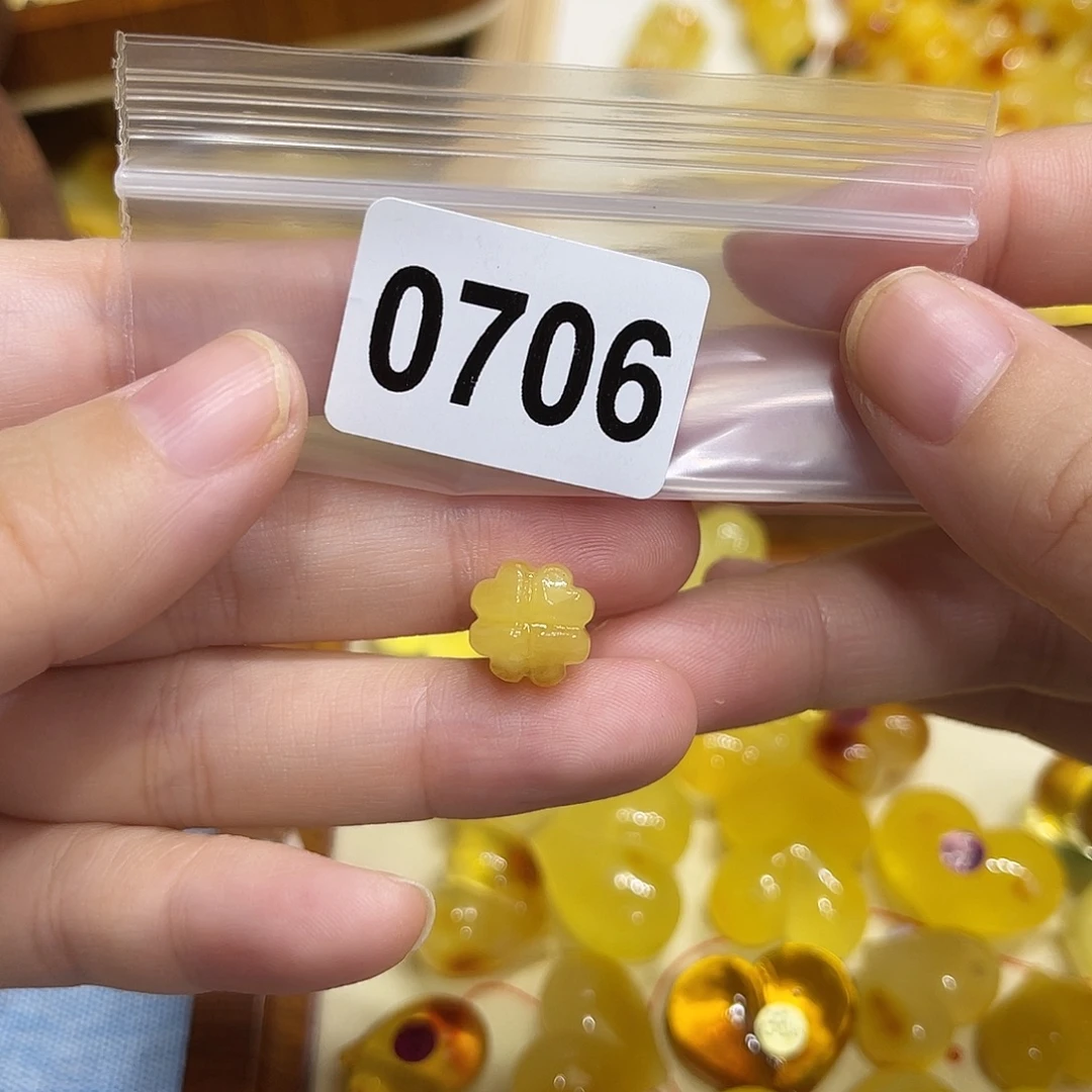 琥珀未镶嵌珠宝奇石