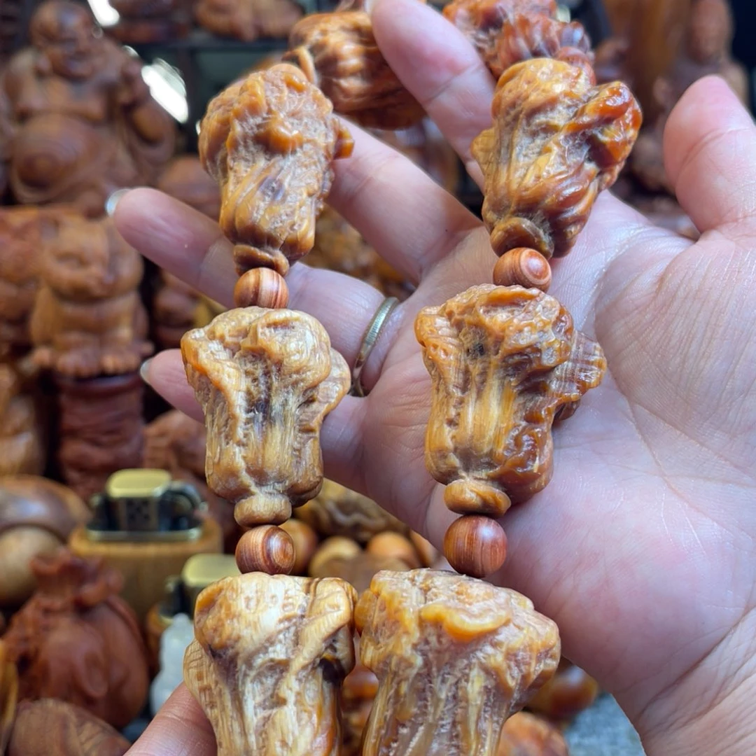 松木（琥珀木）其他微瑕白菜手持