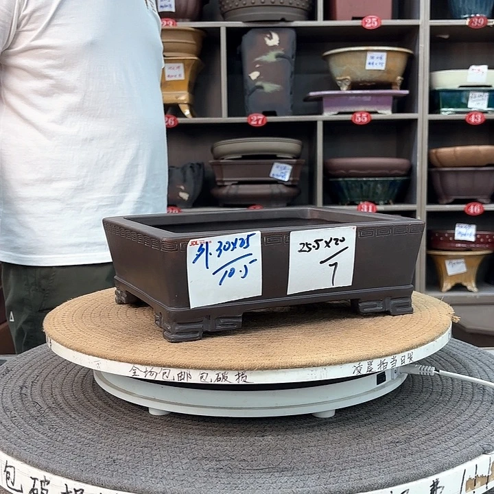 紫砂花盆紫砂的颜色很好看