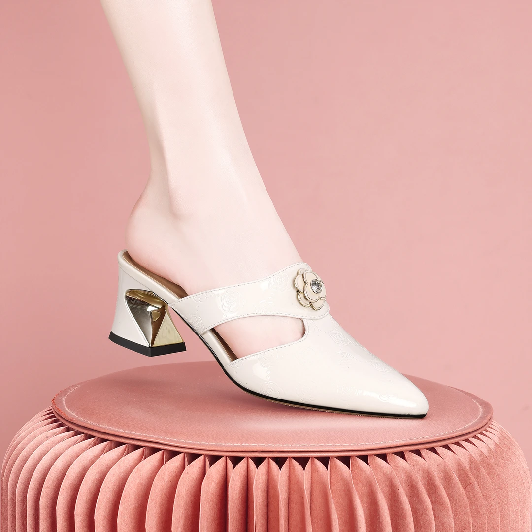 梵芮诗夏季2025新款优雅气质仙女风潮流粗跟尖头百搭凉拖-J2073