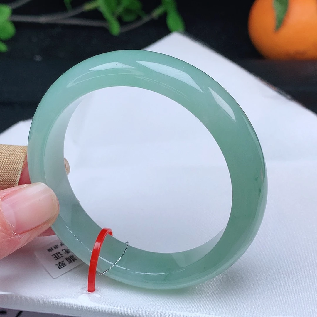 翡翠手镯未镶嵌54圈