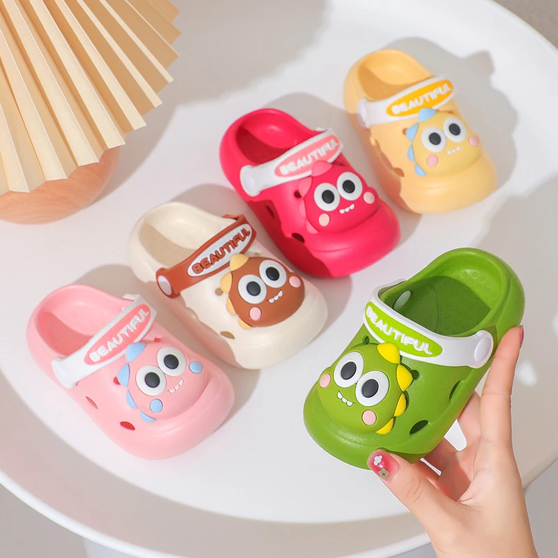 儿童洞洞鞋EVA宝宝包头拖鞋防滑卡通恐龙1-8岁软底轻便外穿凉拖鞋