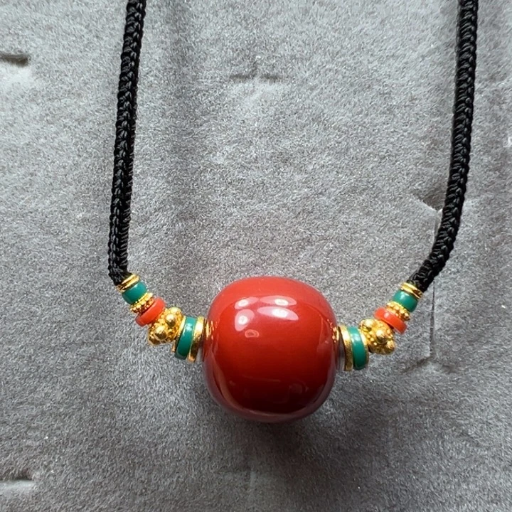 南红玛瑙18K金镶嵌吊坠