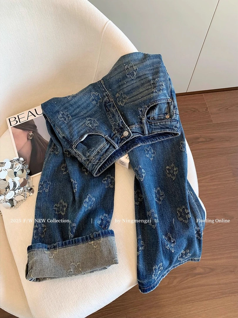 蓝色花朵刺绣烫钻直筒牛仔裤女2025秋季新款设计感复古休闲阔腿裤
