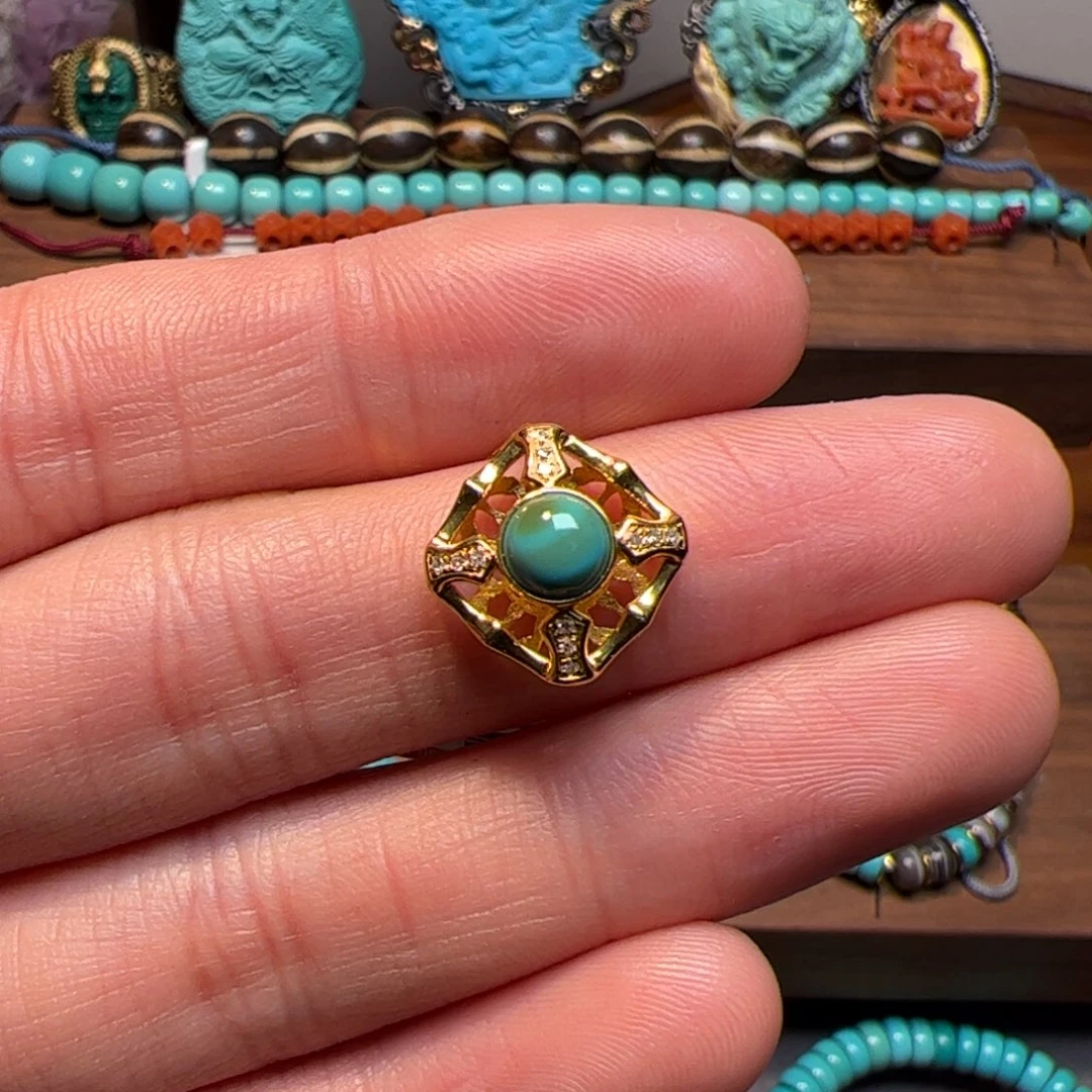 绿松石配饰18K金镶嵌