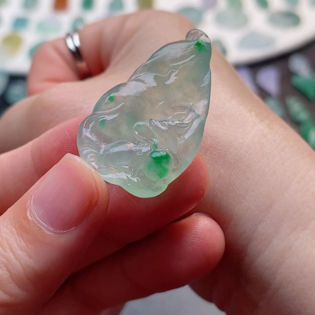 定制翡翠未镶嵌九尾狐