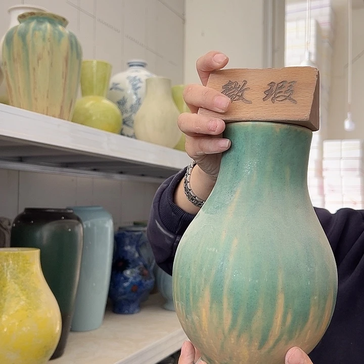 景德镇陶瓷花瓶工厂