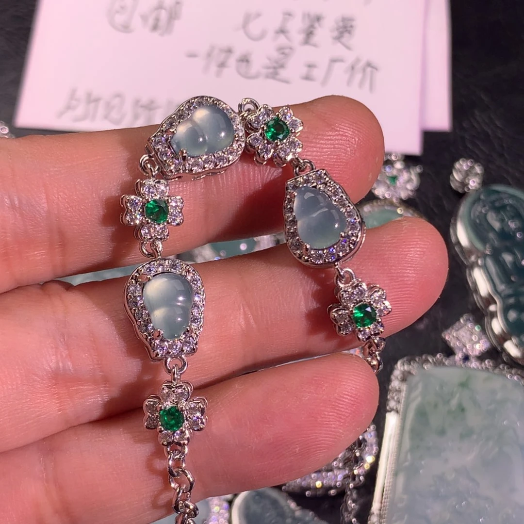 翡翠未镶嵌颈饰葫芦手链