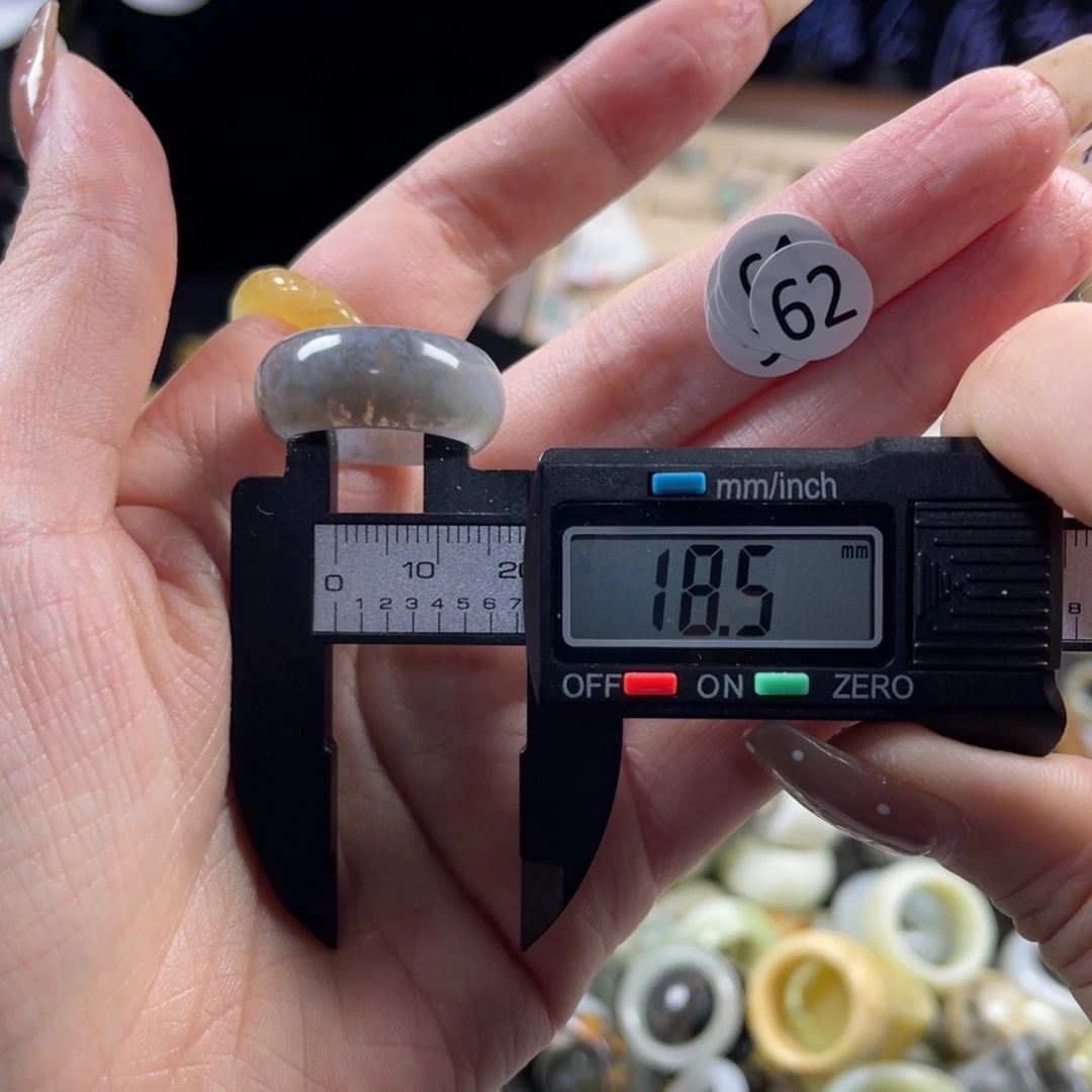 蛇纹石玉未镶嵌戒指